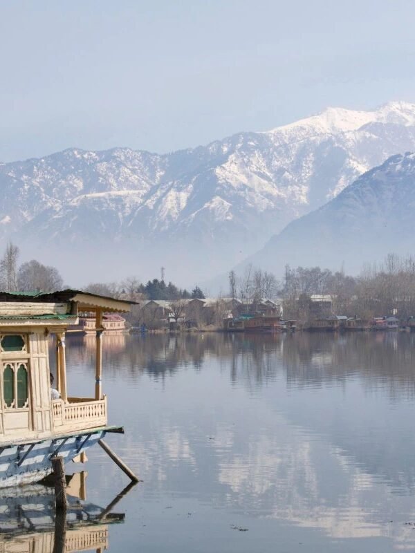 Tripatales Srinagar Houseboat on Dal Lake 1200 x 800 Tripatales