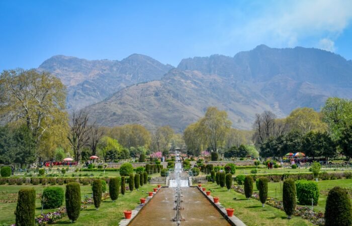 Srinagar Nishat Bagh 1200 x 800 Tripatales